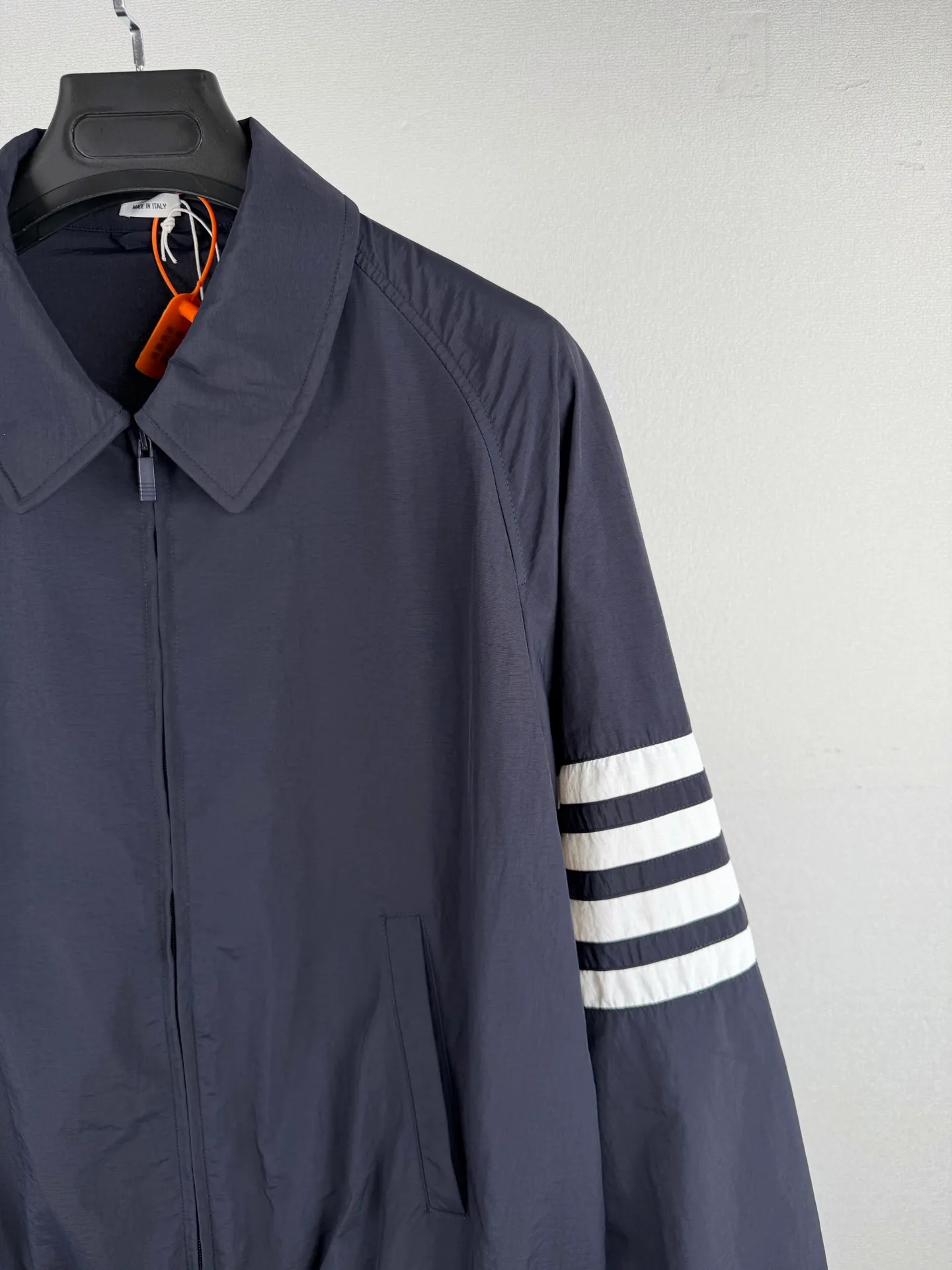 THOM BROWNE/ Navy Blue Classic 1: 2: ： 1:1 TB 1:1 TB 1:1 TB ： Size： 1 2 3 4